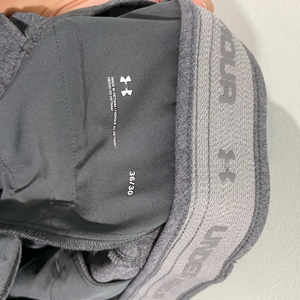 Under Armour Men's Light Grey Anti Slip Waist Straight Leg Golf Pants Size 36/30